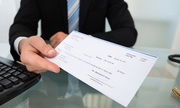 Tại sao phải hoàn lại chi phí tài trợ du học nếu nghỉ việc?